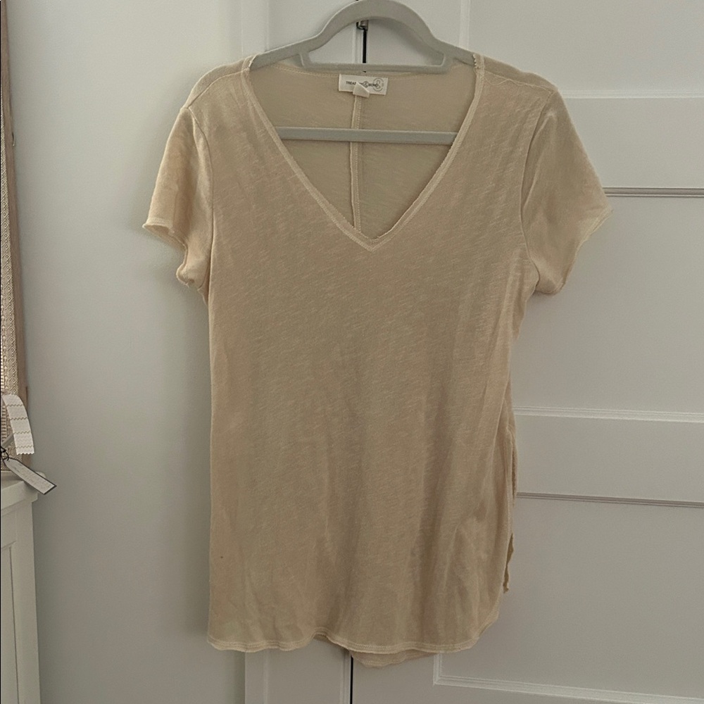 Treasure & Bond Cream V-Neck Short Sleeve Tee split side size XS oversize